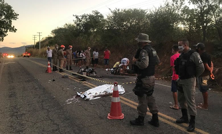 Jovens morrem após se envolverem em grave acidente de trânsito no município de Cajazeiras