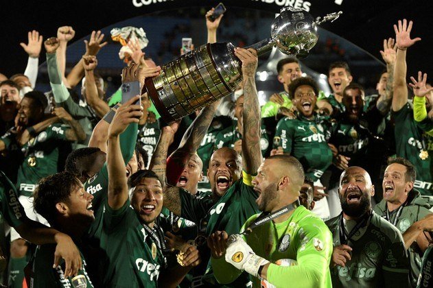 Palmeiras supera o Flamengo na prorrogação e é tricampeão da