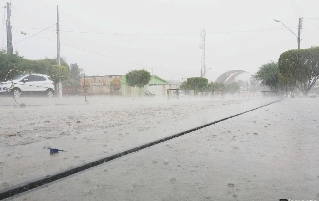 Municípios da Paraíba podem ter chuvas fortes até a quinta-feira